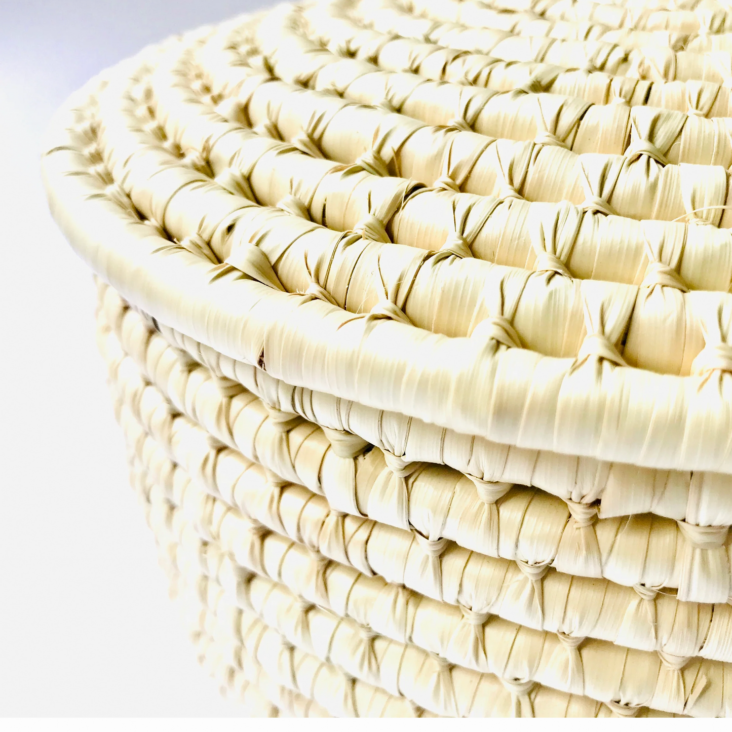 Panier en fibre de palmier à pain et tortillero blanc avec couvercle